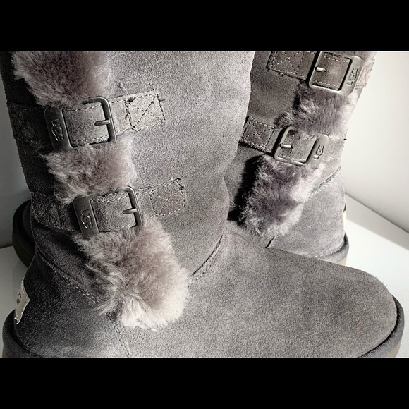 UGG Leather Boots - Picture 9 of 16